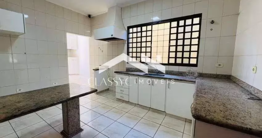 Casa com 3 quartos para alugar no Santa Mônica, Uberlândia 