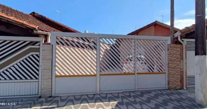 Casa Geminada 50mts da Praia 2 dormitórios Real - Praia Grande - SP