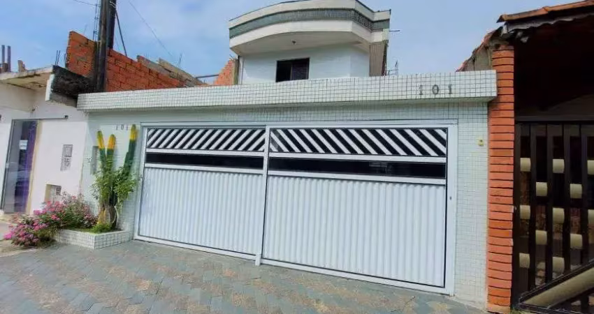 Casa 3 Dormitórios / Mirim - Praia Grande SP.