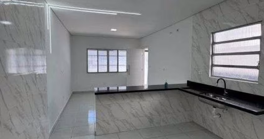 Casa Geminada 2 quartos 150m da Av. Pres. Costa e Silva - Praia Grande - SP