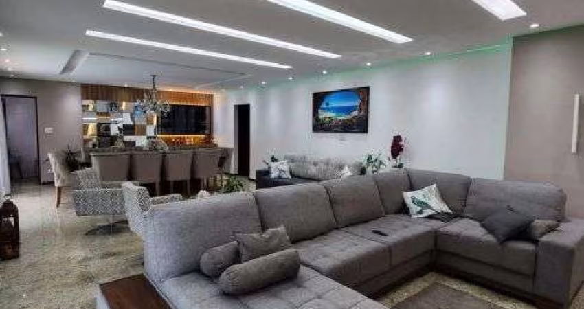Casa terrea a 300 metros do mar com terro enorme