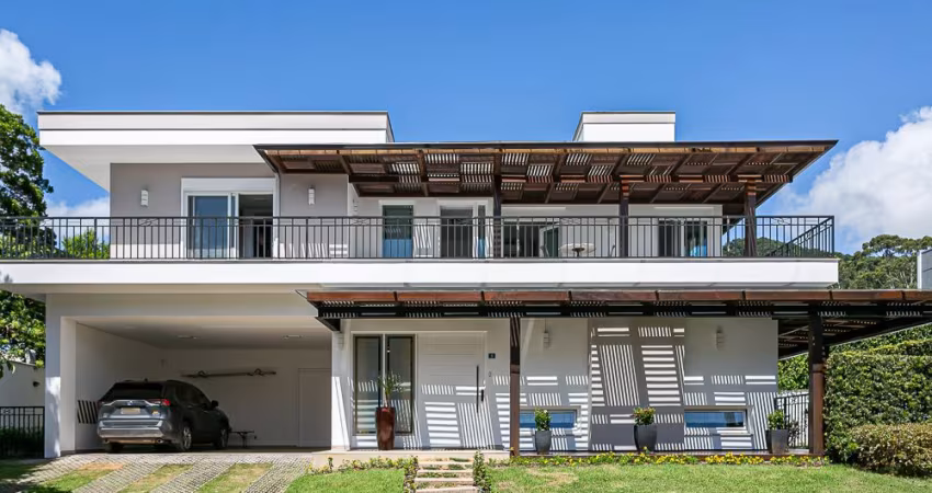 Casa excepcional de 408m2 - faça um tour 3D:  https://my.matterport.com/show/?m=y9fHvCv4pDC