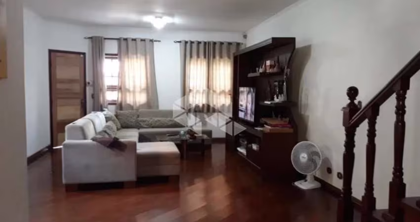 Sobrado à venda no Jaçanã com 3 dormitórios.