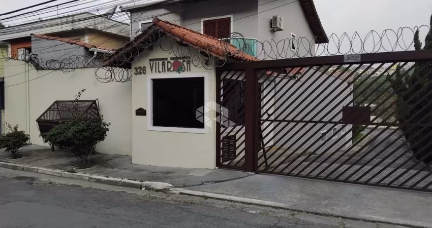 Casa de Condomínio com 3 Quartos e 3 banheiros à Venda.