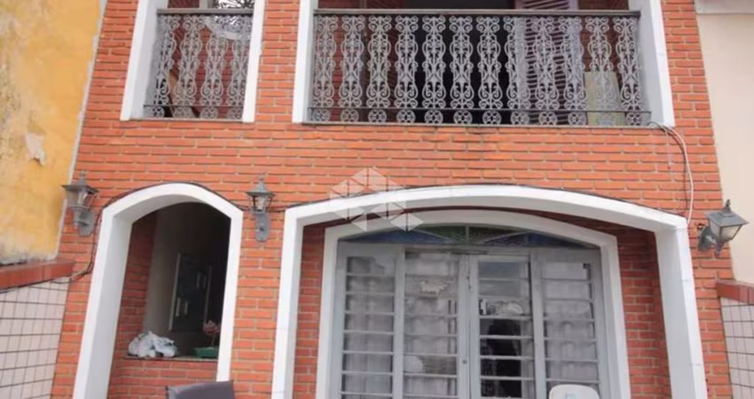 Casa à venda na Vila Isolina Mazzei com 3 dormitórios (1 suíte) - Ampla, bem localizada e próxima ao metrô