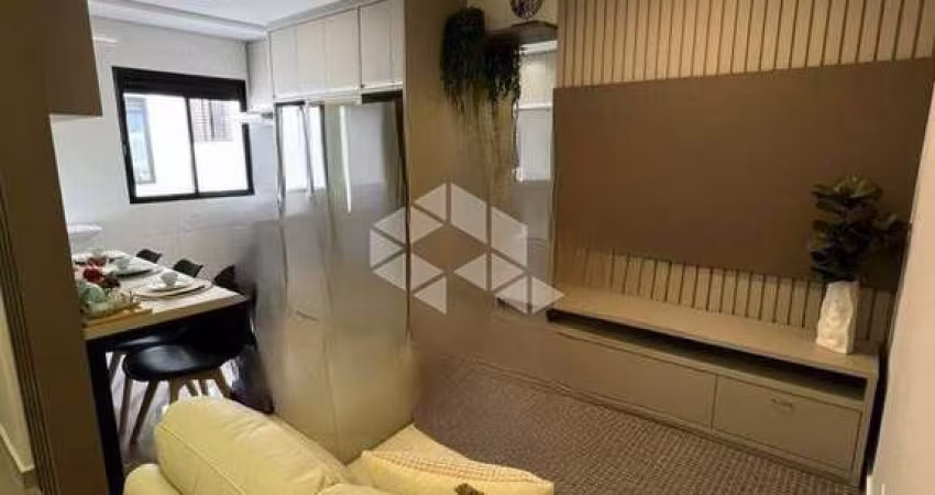 Apartamento no Parque Peruche com 2 dormitórios.