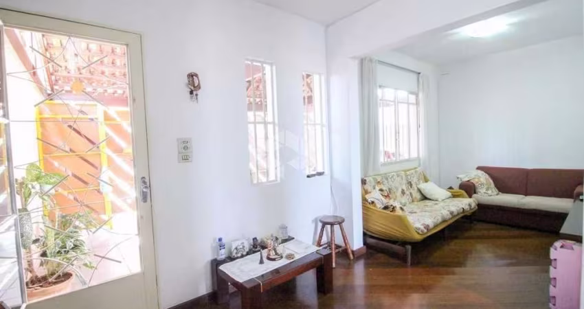 Casa na Parada Inglesa com 4 dormitórios e 3 vagas