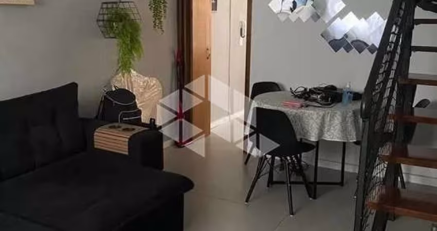 Casa de Condomínio no Parque Mandaqui com 2 dormitórios e 2 vagas de garagem.