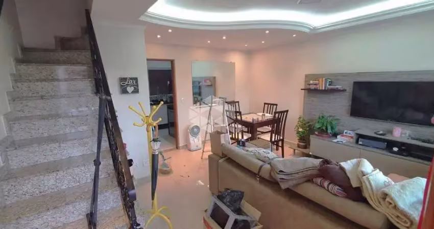 Sobrado na vila carbone com 2 dormitórios e 2 vagas de garagem