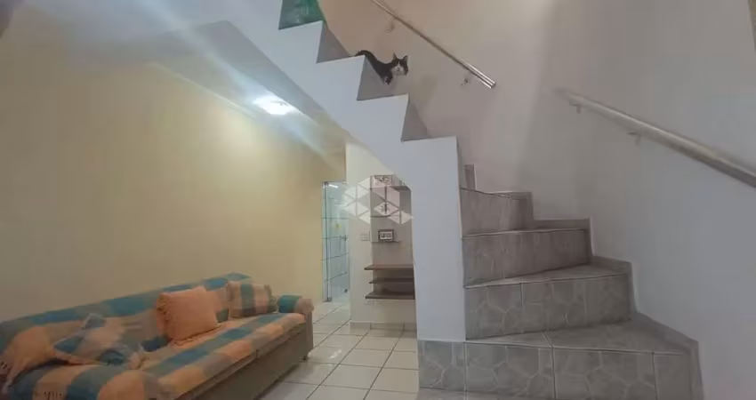 Sobrado à venda no Jardim Fontalis 3 dormitórios e 4 vagas.