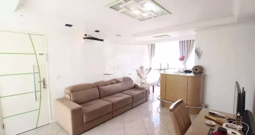 Cobertura à venda com 3 quartos na Vila Amélia.