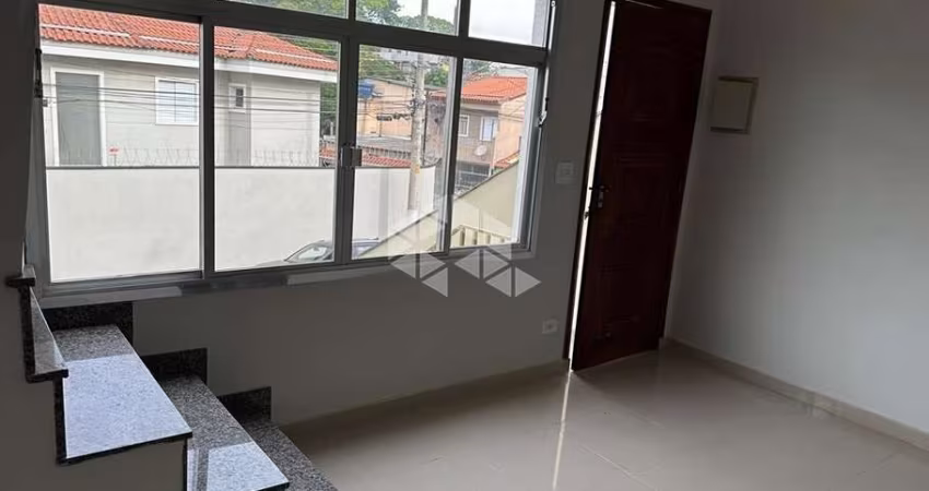 Sobrado à Venda na Vila Nivi com 2 Quartos e 3 Vagas