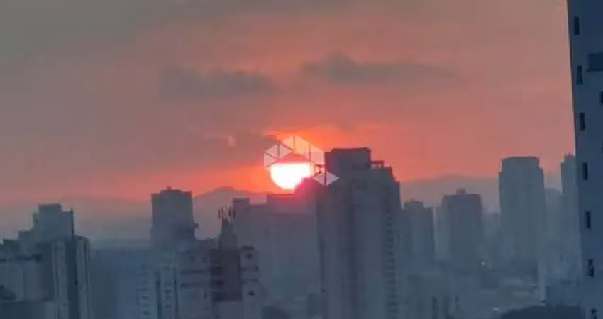 Apartamento à venda no edifício duas rosas - 2 dormitórios, reformado, ao lado do metrô tucuruvi