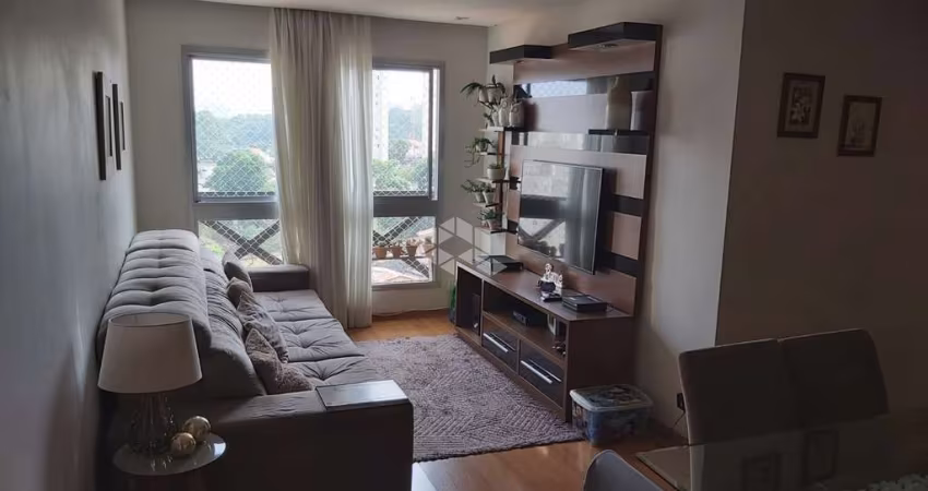 Apartamento na Vila Cachoeirinha com 3 Dormitórios