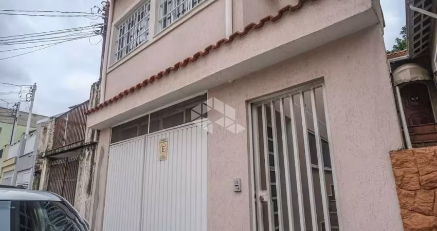 Sobrado a venda na Parada Inglesa de 2 dormitórios, 1 vaga com 120m²