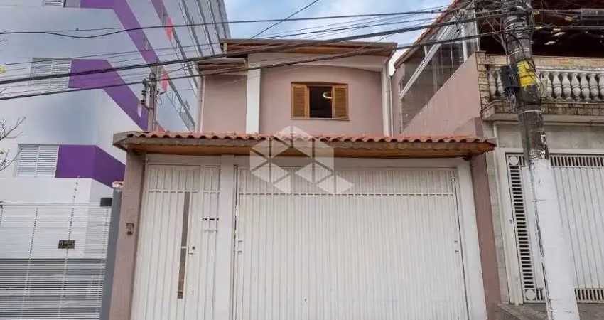 Sobrado à venda com 3 quartos, suíte e área gourmet - conforto e segurança para sua família!