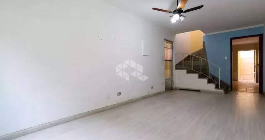 Sobrado à venda na parada inglesa, são paulo com 2 dormitórios e 1 vaga.