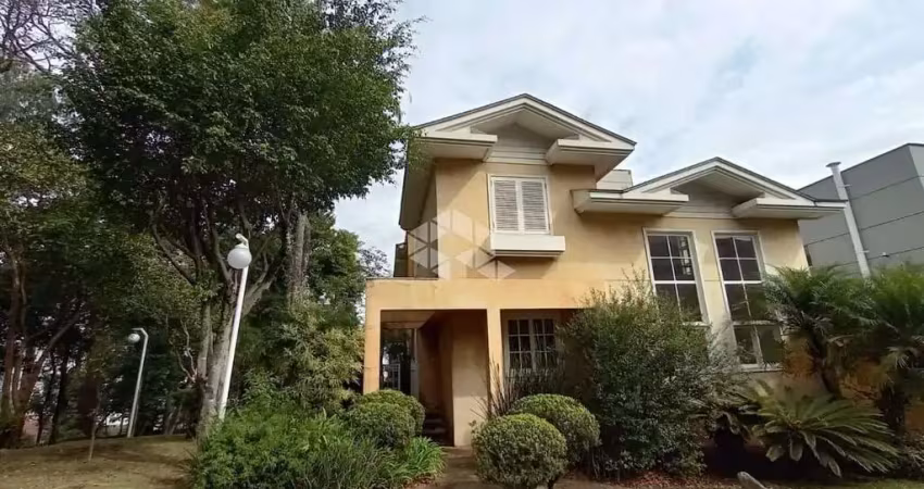Casa em condomninio fechado com4 dormitórios e 8 vagas