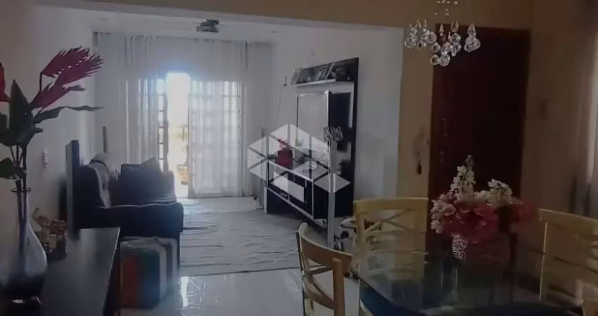 Sobrado na vila palmeiras com 3 dormitórios e 2 vagas.
