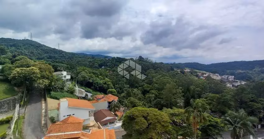 Vendendo casa de luxo em condomínio fechado na serra da cantareira