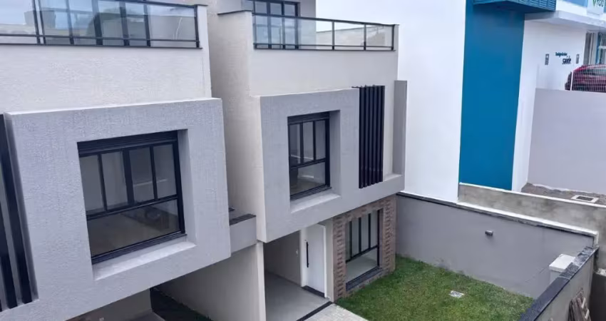 Sobrado interno com amplo terreno e excelente localização 3 suítes