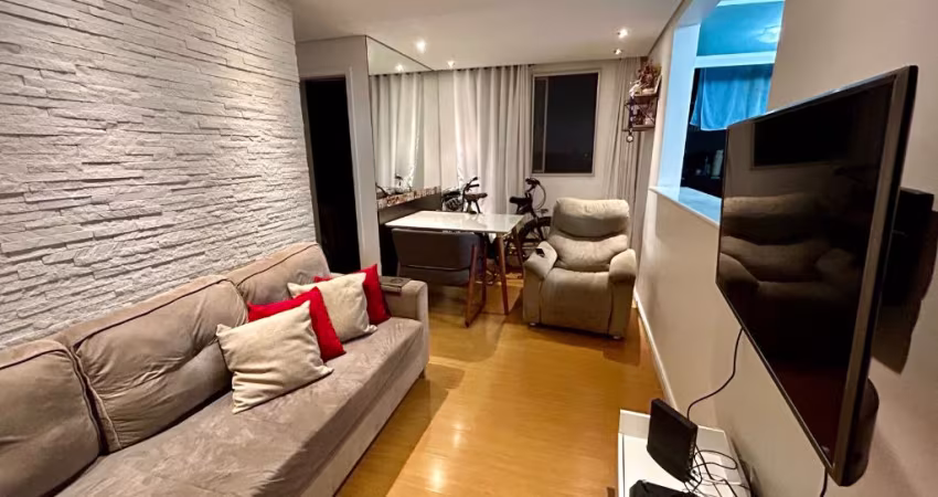 Apartamento 02 Dormitórios a 300m da estação Autodromo