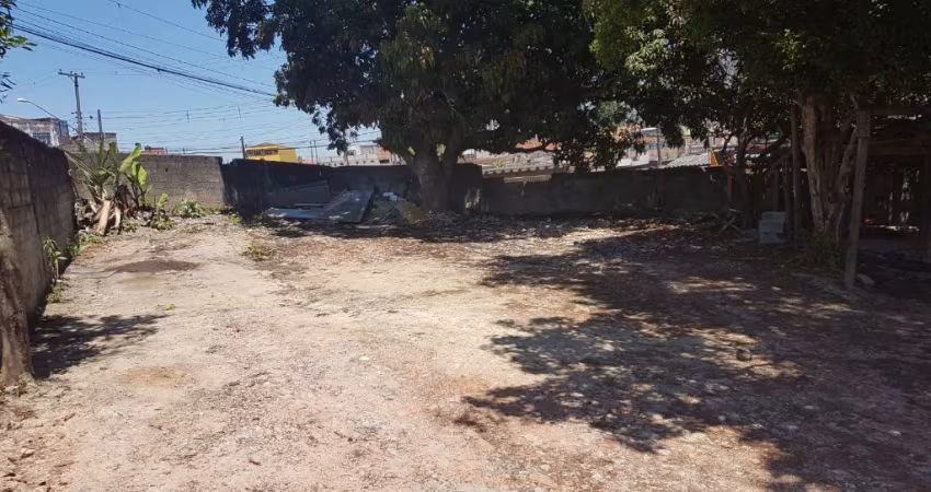 Terreno 503m² todo murado, pronto para construir, a 700 metros da estação Varginha