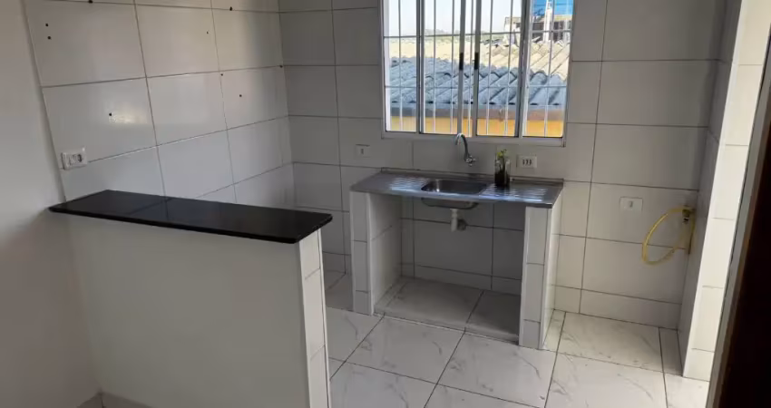 Casa kit net quarto sala  e cozinha no centro do jardim suzana