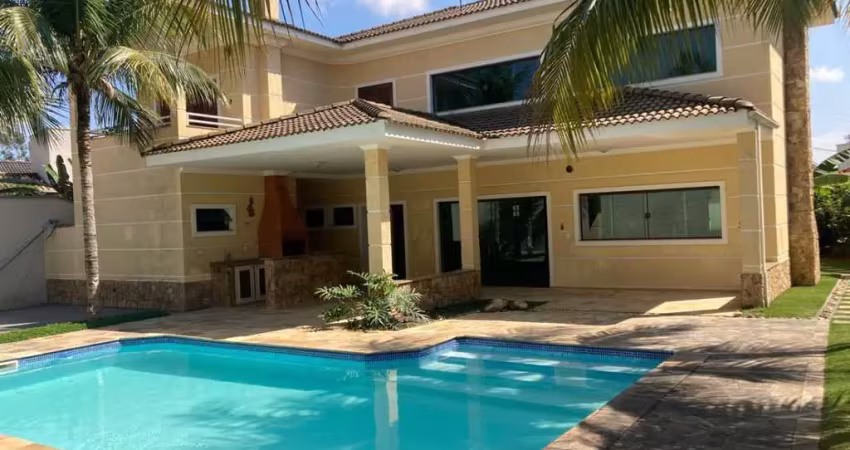 Linda casa 3 dorms 431m2 em taubate no condomío taubaté village com piscina