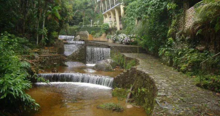 Casa para Venda em Teresópolis, Cascata dos Amores, 7 dormitórios, 2 suítes, 3 banheiros, 12 vagas