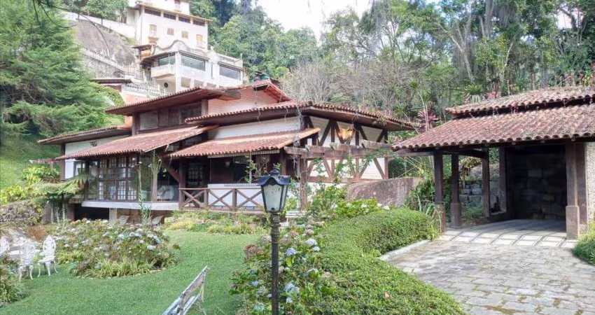 Casa para Venda em Teresópolis, Parque do Ingá, 3 dormitórios, 1 suíte, 2 banheiros, 6 vagas