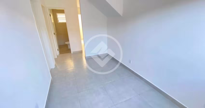 Casa de Condomínio com Churrasqueira e 02 Quartos codigo: 112956