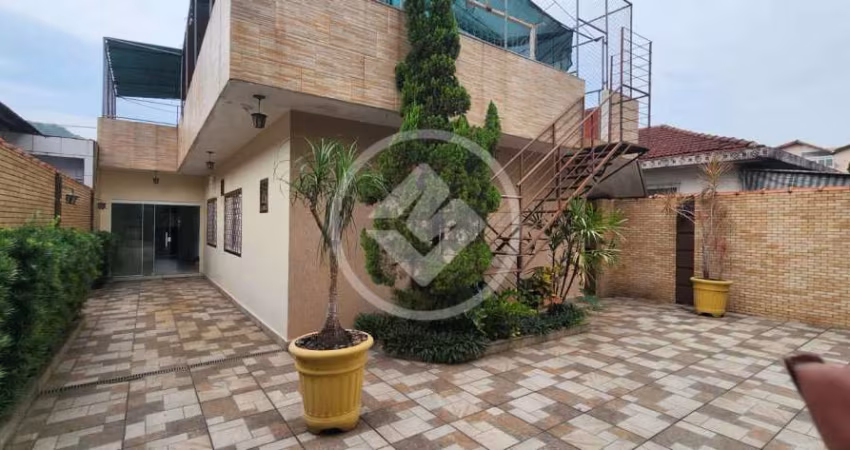 Linda casa com 3 dormitórios, quadra de esportes 3 vagas de garagem e um lindo jardim codigo: 116396