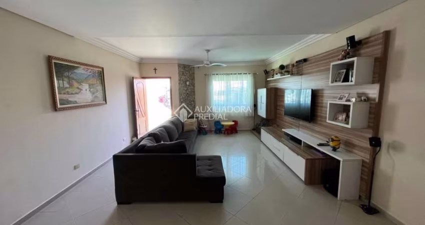 Casa com 3 quartos à venda na Rua General Góes Monteiro, 152, Vila Scarpelli, Santo André