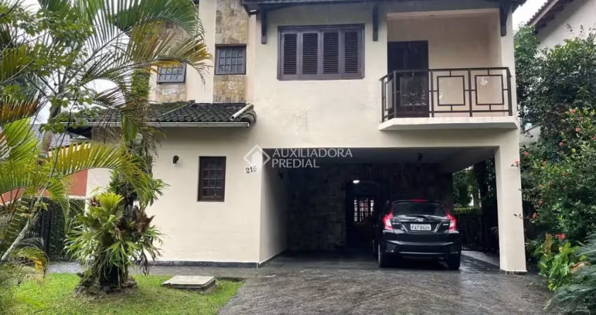 Casa em condomínio fechado com 5 quartos à venda na Avenida Marjory da Silva Prado, 2605, Balneário Praia do Pernambuco, Guarujá