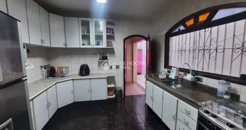 Casa com 3 quartos à venda na Rua Ernesto Pedron, 196, Jardim Las Vegas, Santo André