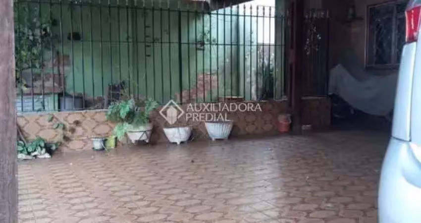 Casa com 3 quartos à venda na Rua Irmão Pio, 241, Jardim Maria Estela, São Paulo