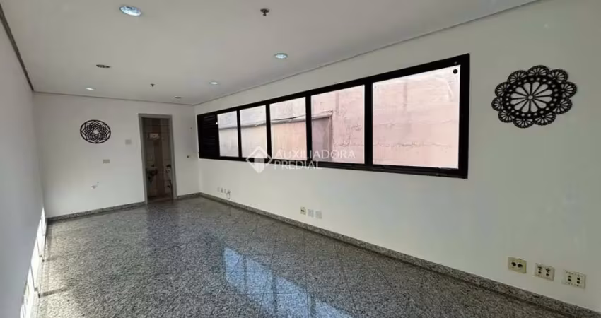 Sala comercial à venda na Avenida Fagundes Filho, 77, Vila Monte Alegre, São Paulo