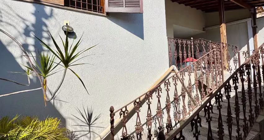 Casa linear no bairro alipio de melo 03 quartos, suite, espaço gourmet e 2 vagas