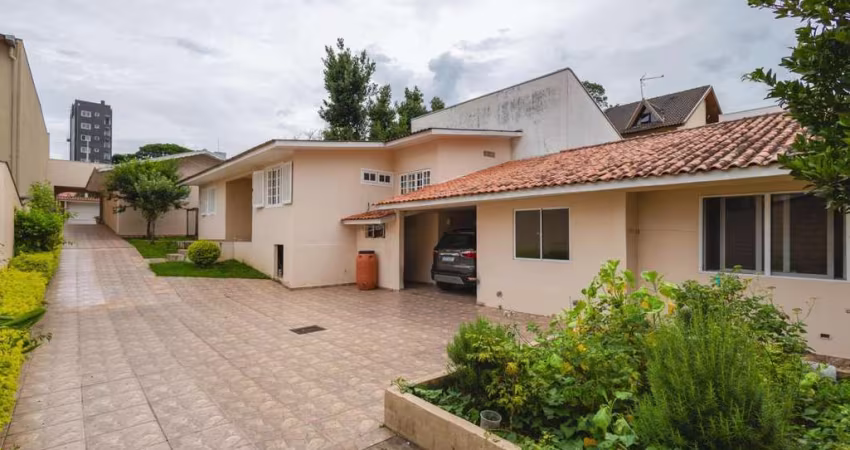Casa para Venda em Curitiba, Portão, 3 dormitórios, 2 suítes, 3 banheiros, 10 vagas