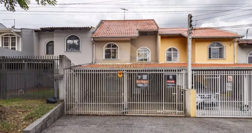Sobrado para Venda em Curitiba, Bairro Alto, 3 dormitórios, 2 banheiros, 2 vagas