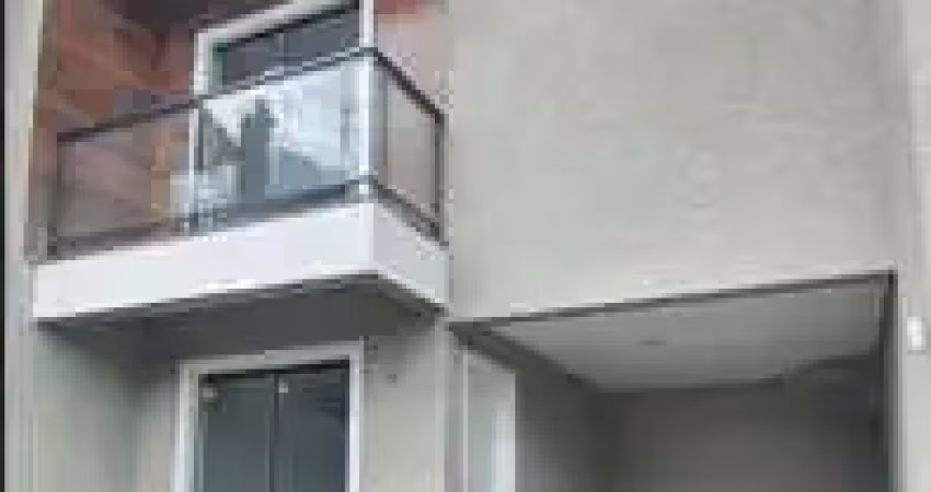 Sobrado para Venda em Curitiba, Sítio Cercado, 3 dormitórios, 1 suíte, 4 banheiros, 2 vagas