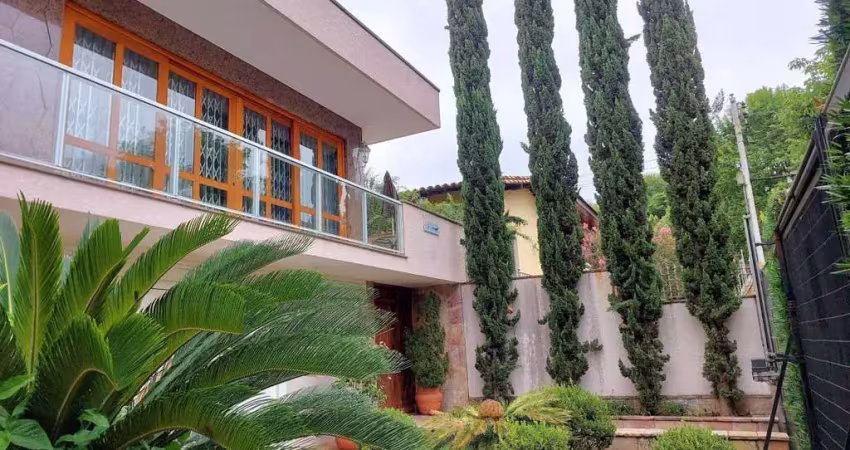 Casa a venda com 5 dormitórios (4 suítes, 1 Studio) e 5 vagas no Alto da Lapa, São Paulo - SP