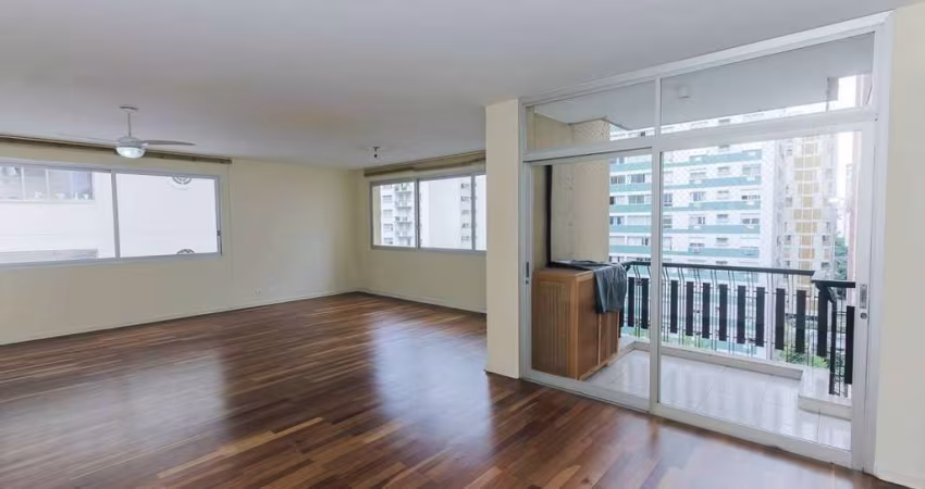Apartamento de 160m², 3 quartos e 2 vagas para locação no Itaim Bibi.