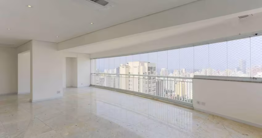Cobertura de alto padrão à venda na Vila Romana, São Paulo-SP, com 3 quartos, 3 suítes,  4 vagas de garagem e 284,00 m² de área.