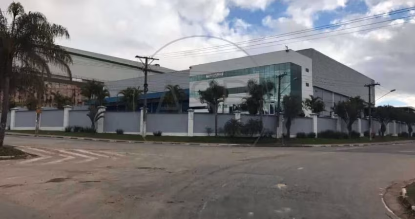 Galpão com 5.000m² de área costruinda em terreno de 10.000m²  para locação em Guarulhos.