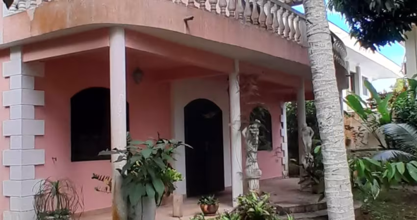 Casa arborizada perto da praia