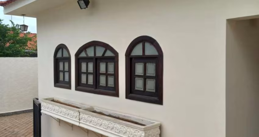 Casa para Venda em Araçatuba, IPANEMA, 4 dormitórios, 1 suíte, 5 banheiros, 2 vagas