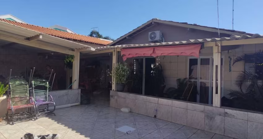 Casa para Locação em Araçatuba, DONA AMÉLIA, 2 dormitórios, 1 suíte, 2 banheiros, 4 vagas