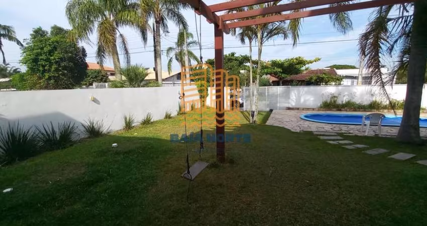 Casa para Venda em Florianópolis, Daniela, 3 dormitórios, 2 suítes, 3 banheiros, 1 vaga